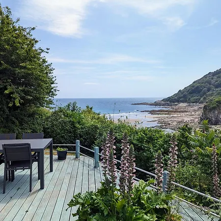 Beach Front House With Stunning Sea Views And Free Use Of A Local Indoor Pool Talland Exterior photo