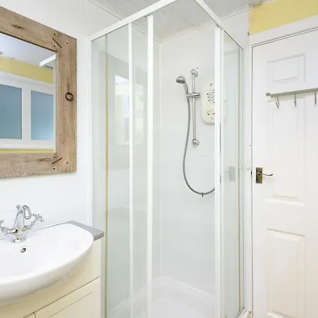 Beach Front House With Stunning Sea Views And Free Use Of A Local Indoor Pool Talland Exterior photo