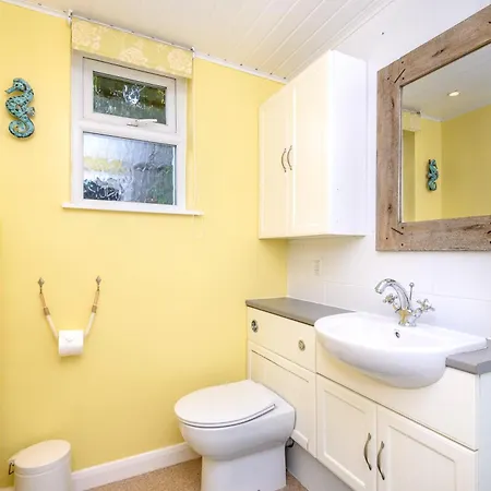 Beach Front House With Stunning Sea Views And Free Use Of A Local Indoor Pool Talland Exterior photo