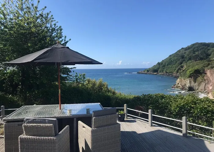 Beach Front House With Stunning Sea Views And Free Use Of A Local Indoor Pool