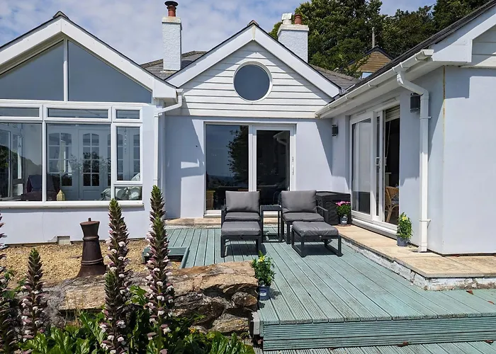 Beach Front House With Stunning Sea Views And Free Use Of A Local Indoor Pool