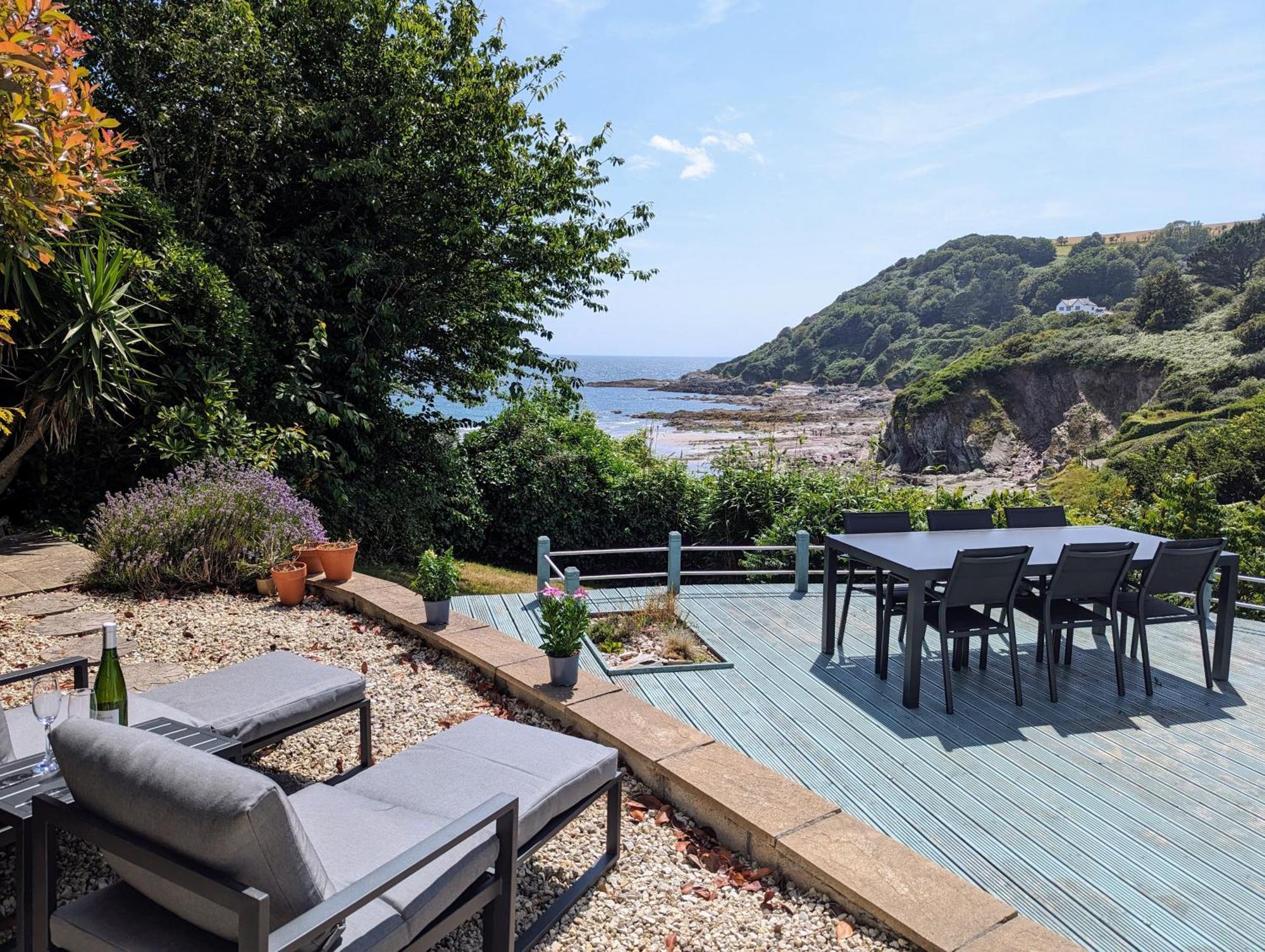 Vakantiehuis Front House With Stunning Sea Views And Free Use Of A Local Indoor Pool