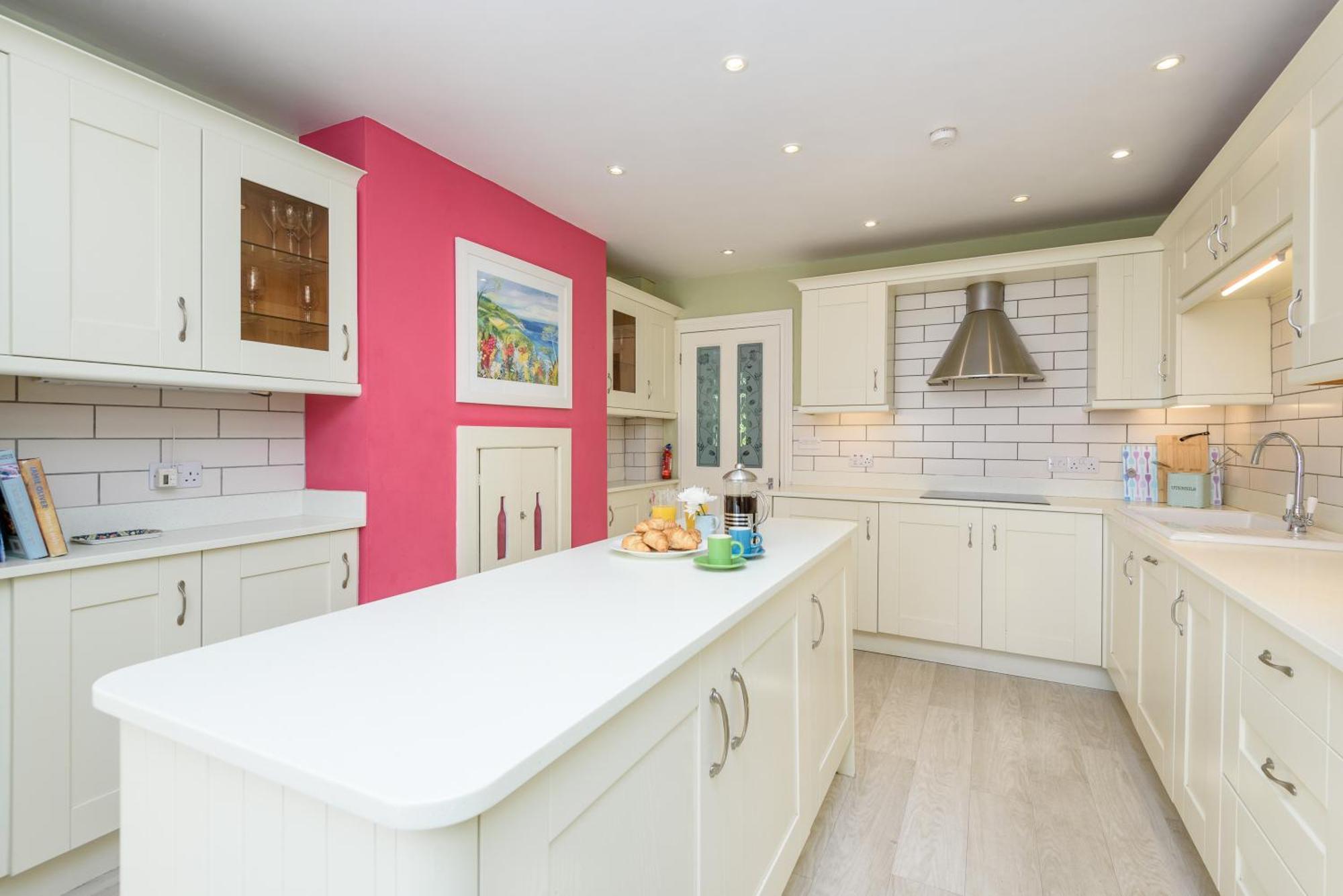 Front House With Stunning Sea Views And Free Use Of A Local Indoor Pool Talland
