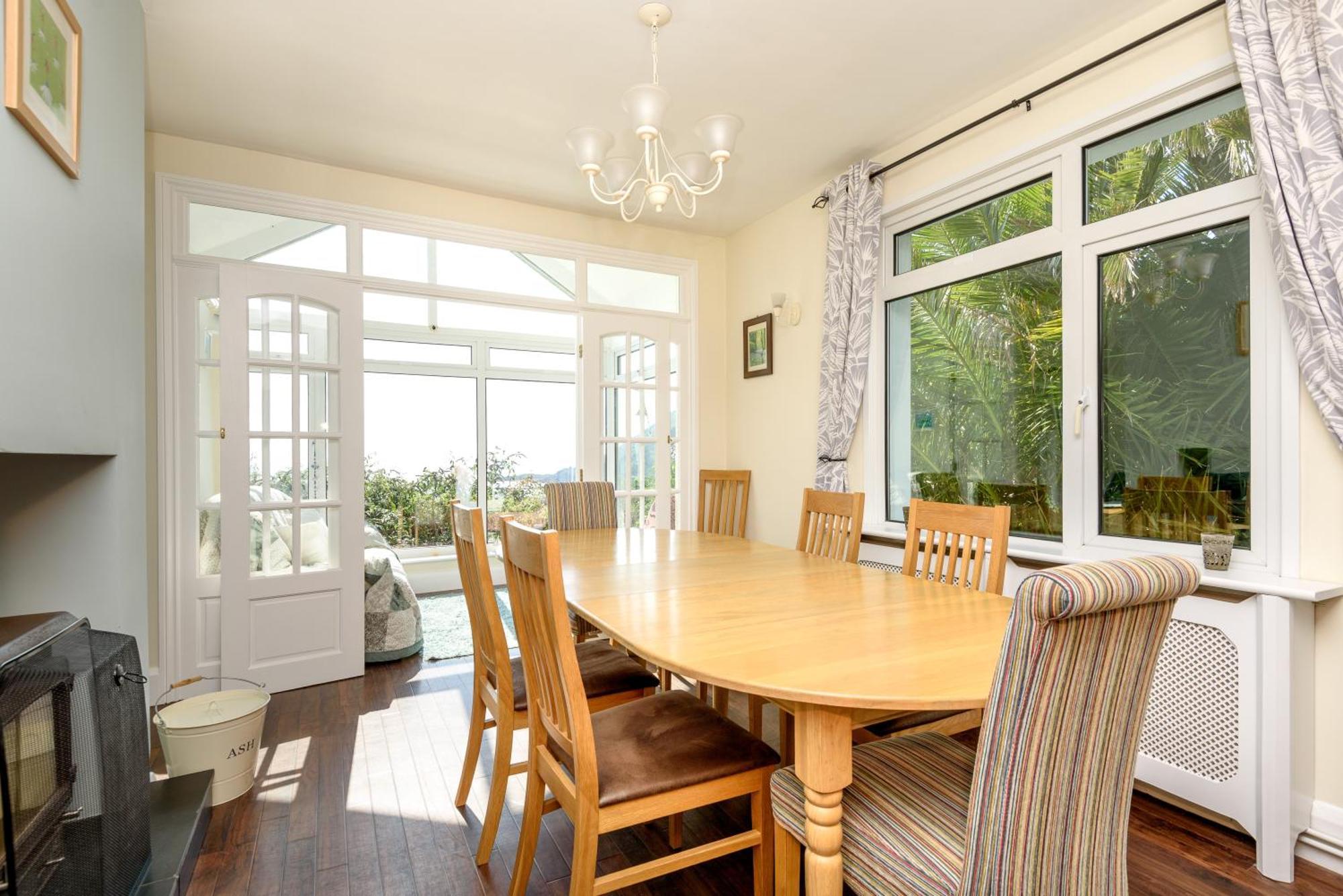 Front House With Stunning Sea Views And Free Use Of A Local Indoor Pool