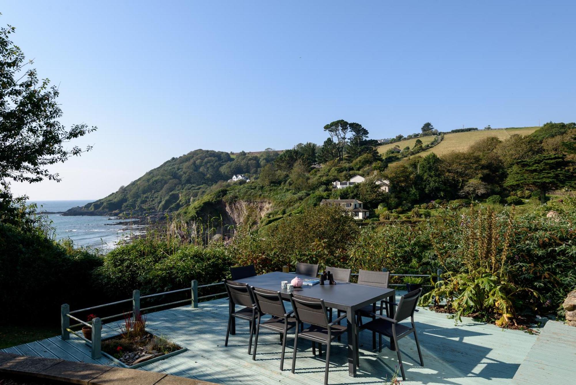 Vakantiehuis Front House With Stunning Sea Views And Free Use Of A Local Indoor Pool