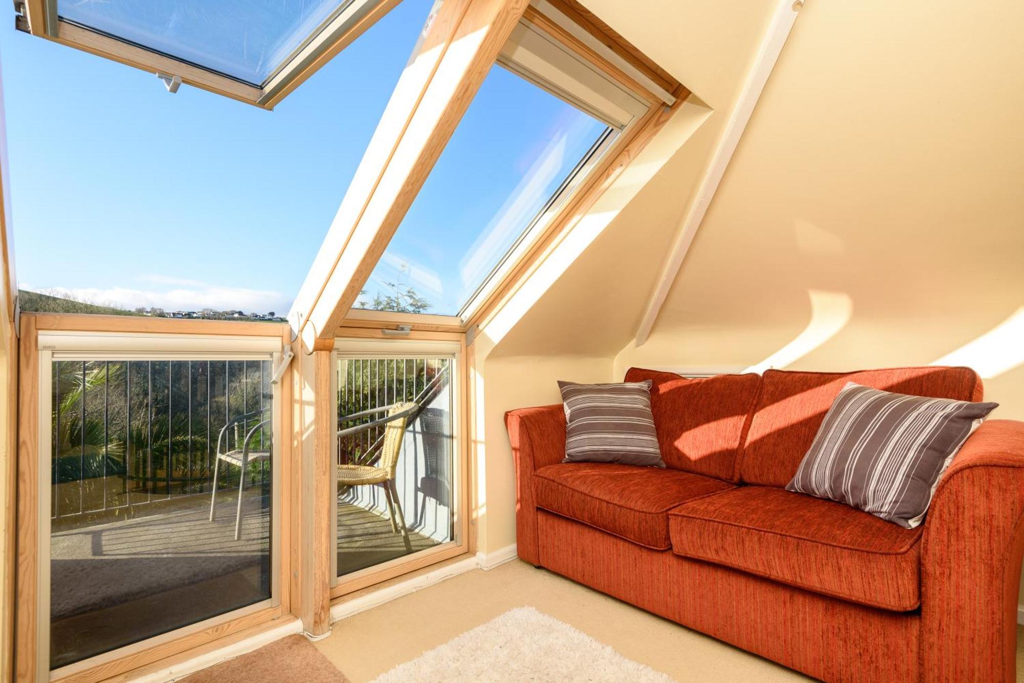 Front House With Stunning Sea Views And Free Use Of A Local Indoor Pool * Talland