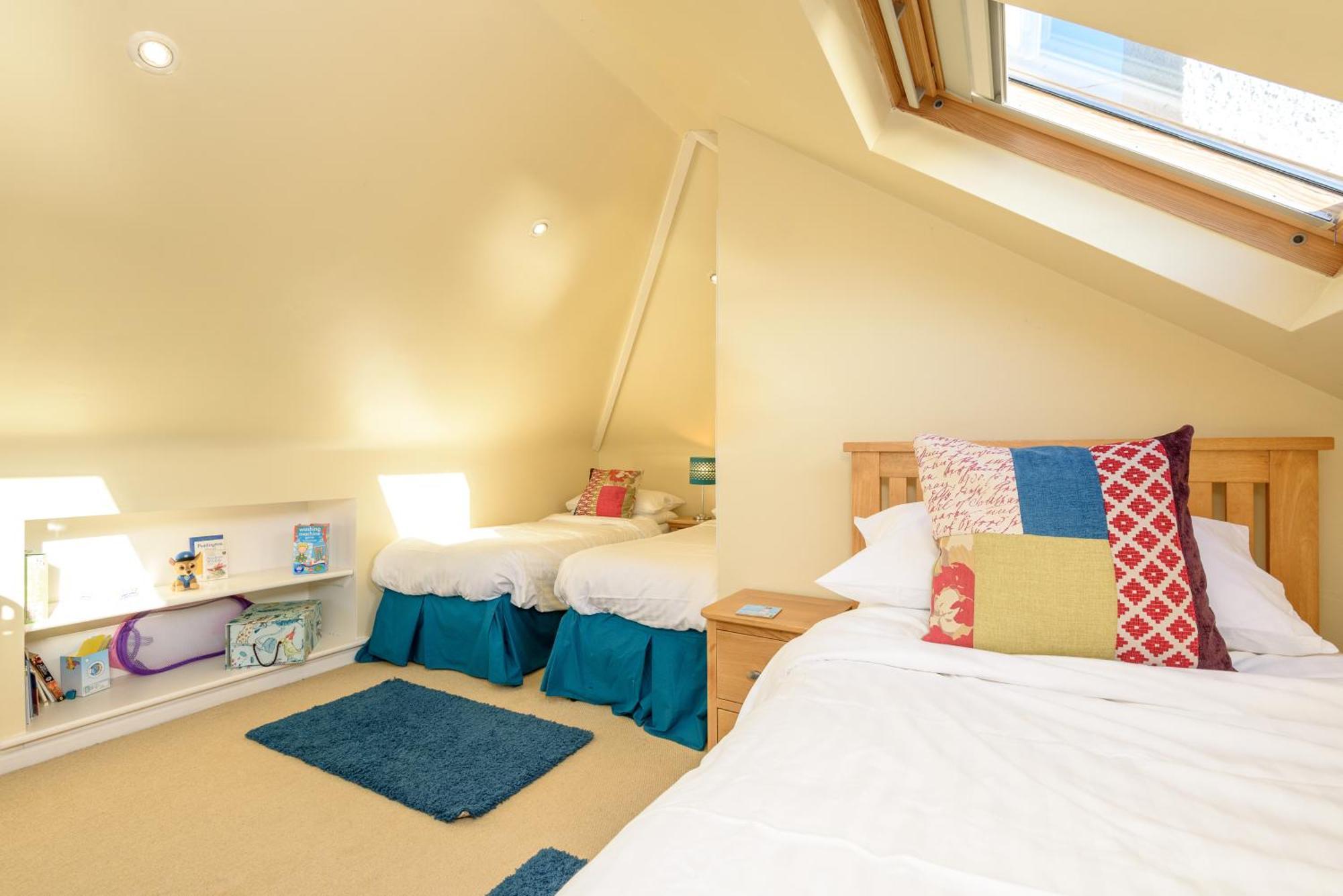 Front House With Stunning Sea Views And Free Use Of A Local Indoor Pool Holiday home *